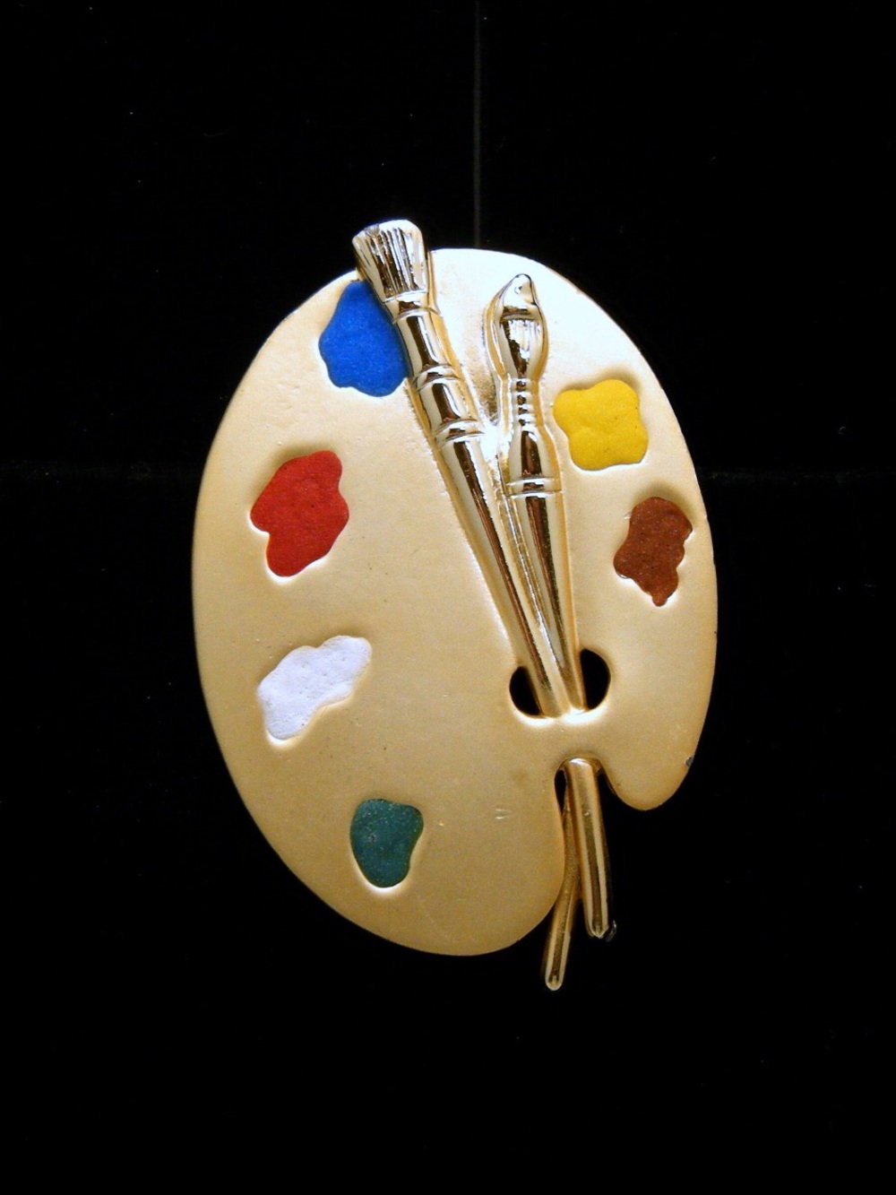 VINTAGE AJC GOLD MATTE FINISH ARTIST’S PALETTE & PAINT BRUSH ENAMEL COLOR BROOCH